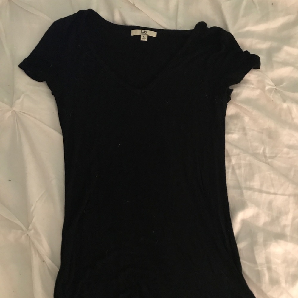v-neck tee